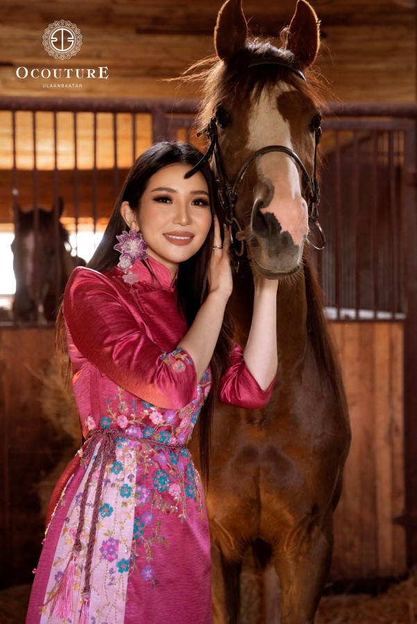 ФОТО: O Couture Mongolian Fashion Brand наадмын гоёлын загваруудаа танилцууллаа