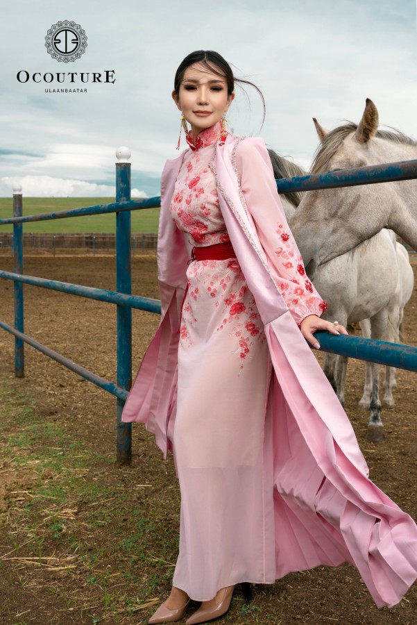 ФОТО: O Couture Mongolian Fashion Brand наадмын гоёлын загваруудаа танилцууллаа