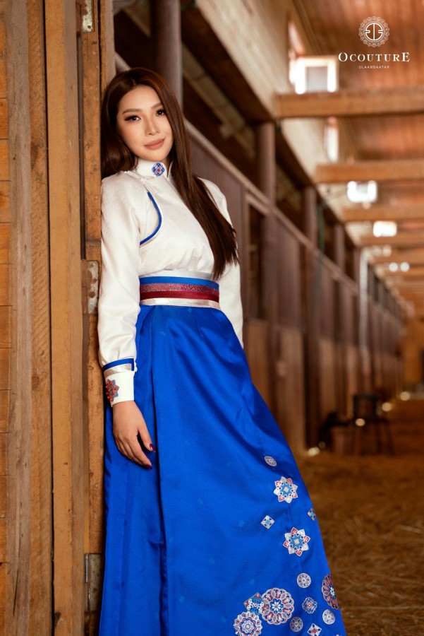ФОТО: O Couture Mongolian Fashion Brand наадмын гоёлын загваруудаа танилцууллаа