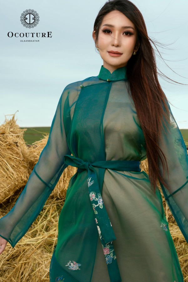 ФОТО: O Couture Mongolian Fashion Brand наадмын гоёлын загваруудаа танилцууллаа